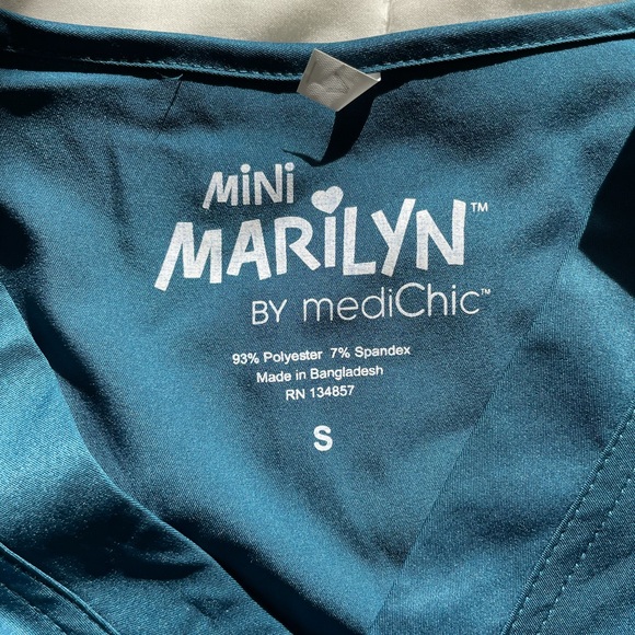 MediChic Teal Scrub Top Size Small - Picture 2 of 3